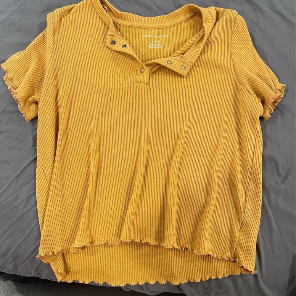 yellow american eagle cropped shirt